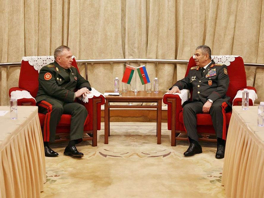 Azerbaijan's Defense Minister meets Belarusian counterpart in China (PHOTO)