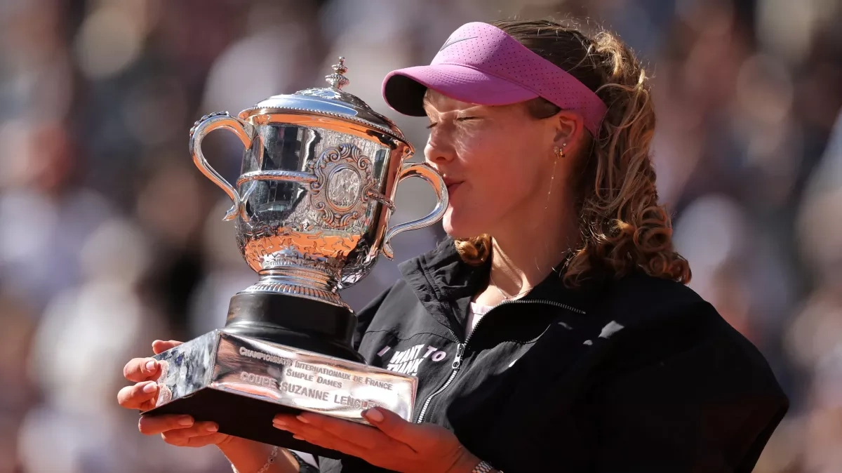 Russian teenager blows tennis competition out of water at French Open