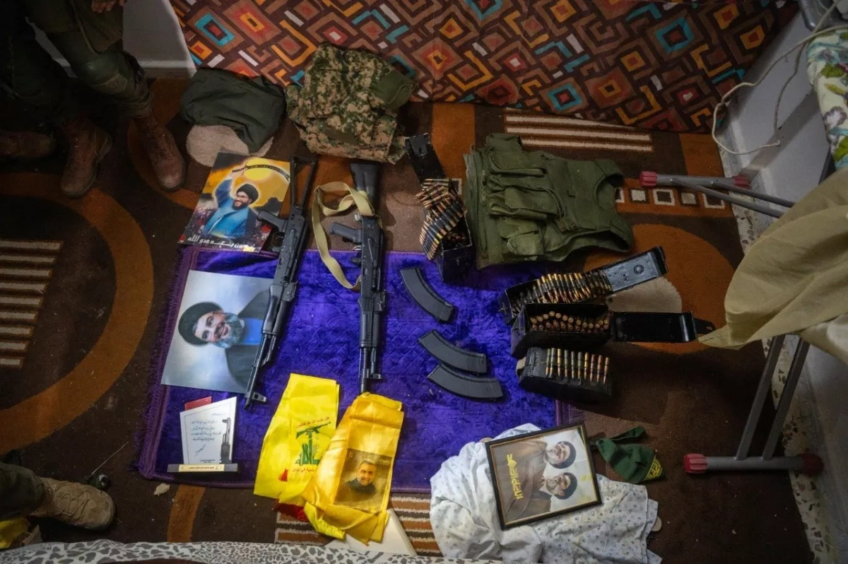 Israeli military seizes weapons, strikes "Hezbollah infrastructure" in Lebanon Photo