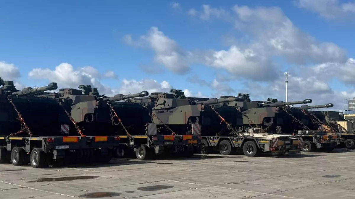 Poland receives latest Abrams tanks, defence minister announces