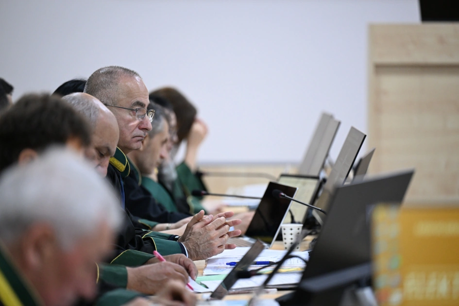 Baku court begins hearing appeals by Armenian citizens convicted of serious crimes (PHOTO)