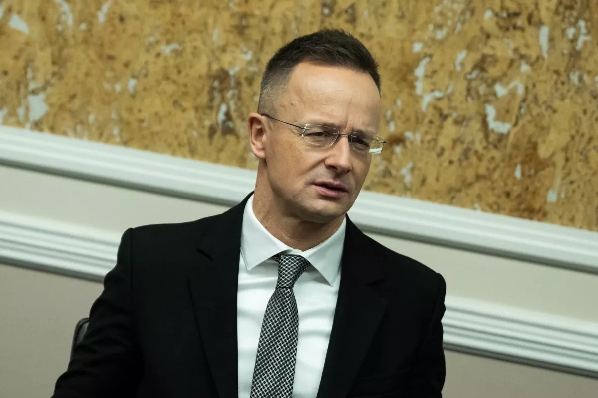Hungary’s top diplomat arrives in Moscow to boost economic ties photo