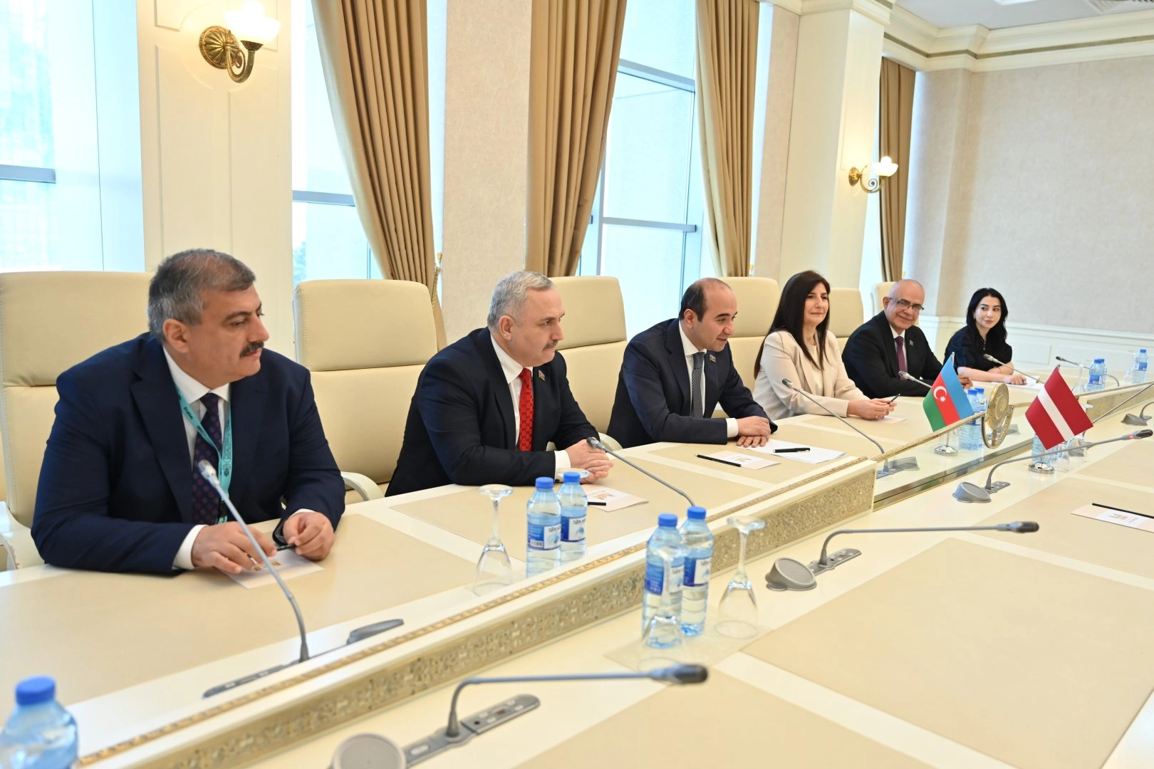 Azerbaijani parliament hosts meeting with Latvian delegation (PHOTO)