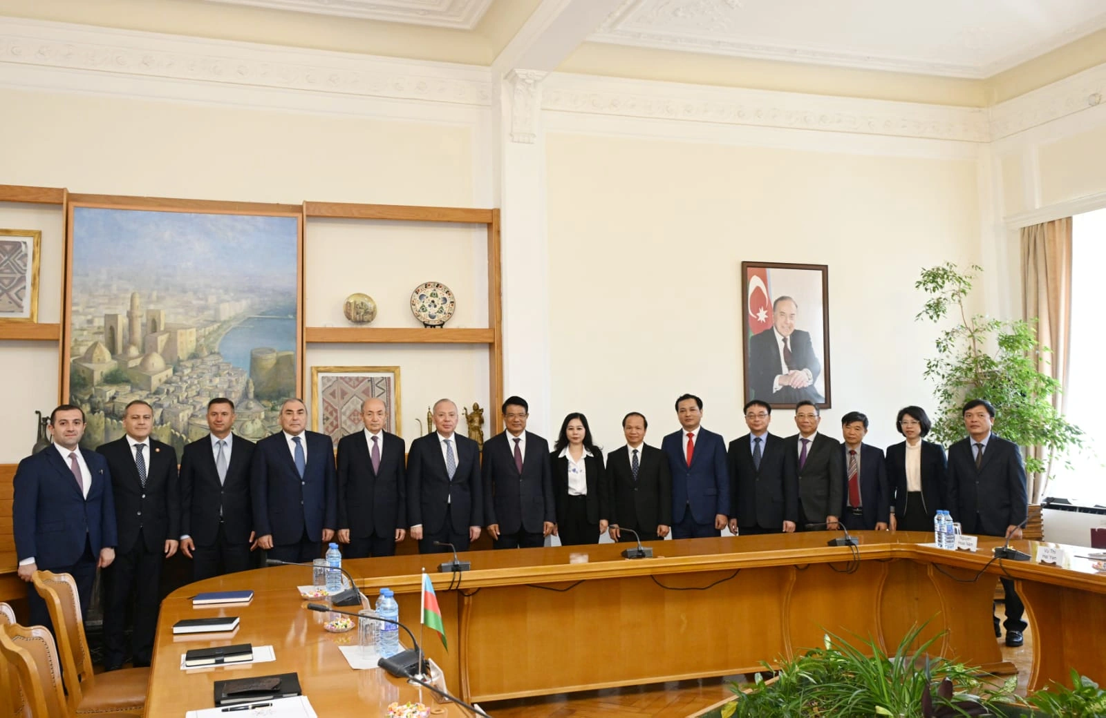 Azerbaijan’s Constitutional Court hosts Vietnam’s Prosecutor General (PHOTO)