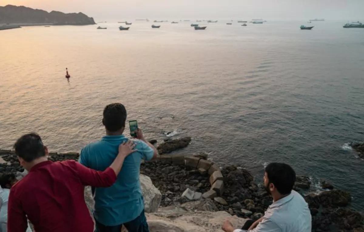 CNN: Maritime traffic through Strait of Hormuz remains severely reduced