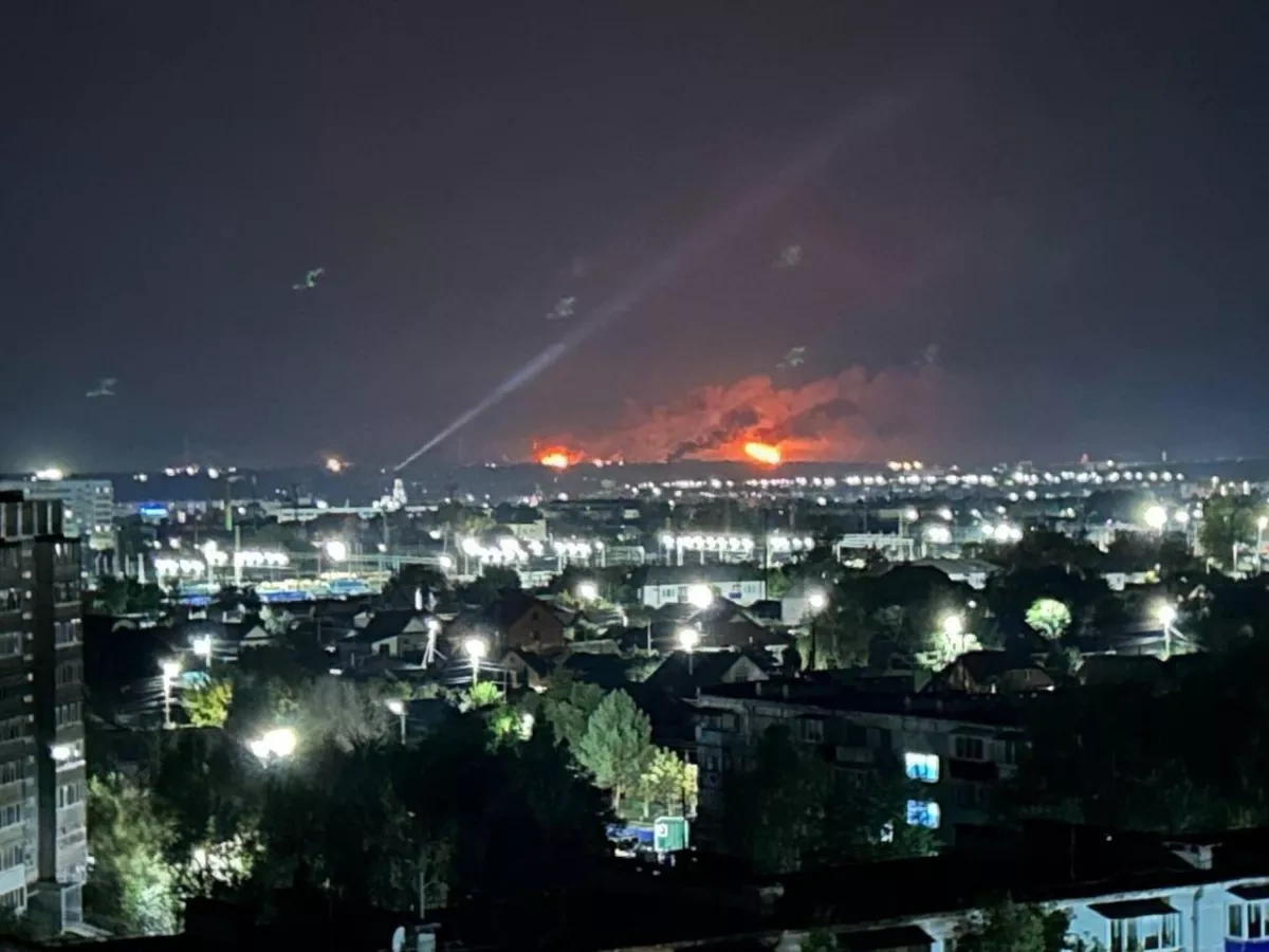 Video shows large fires at Syzran oil refinery after drone strike VIDEO