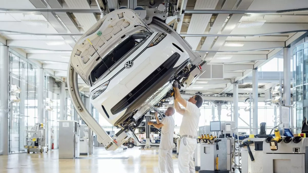 Volkswagen weighs closure of four factories in Germany