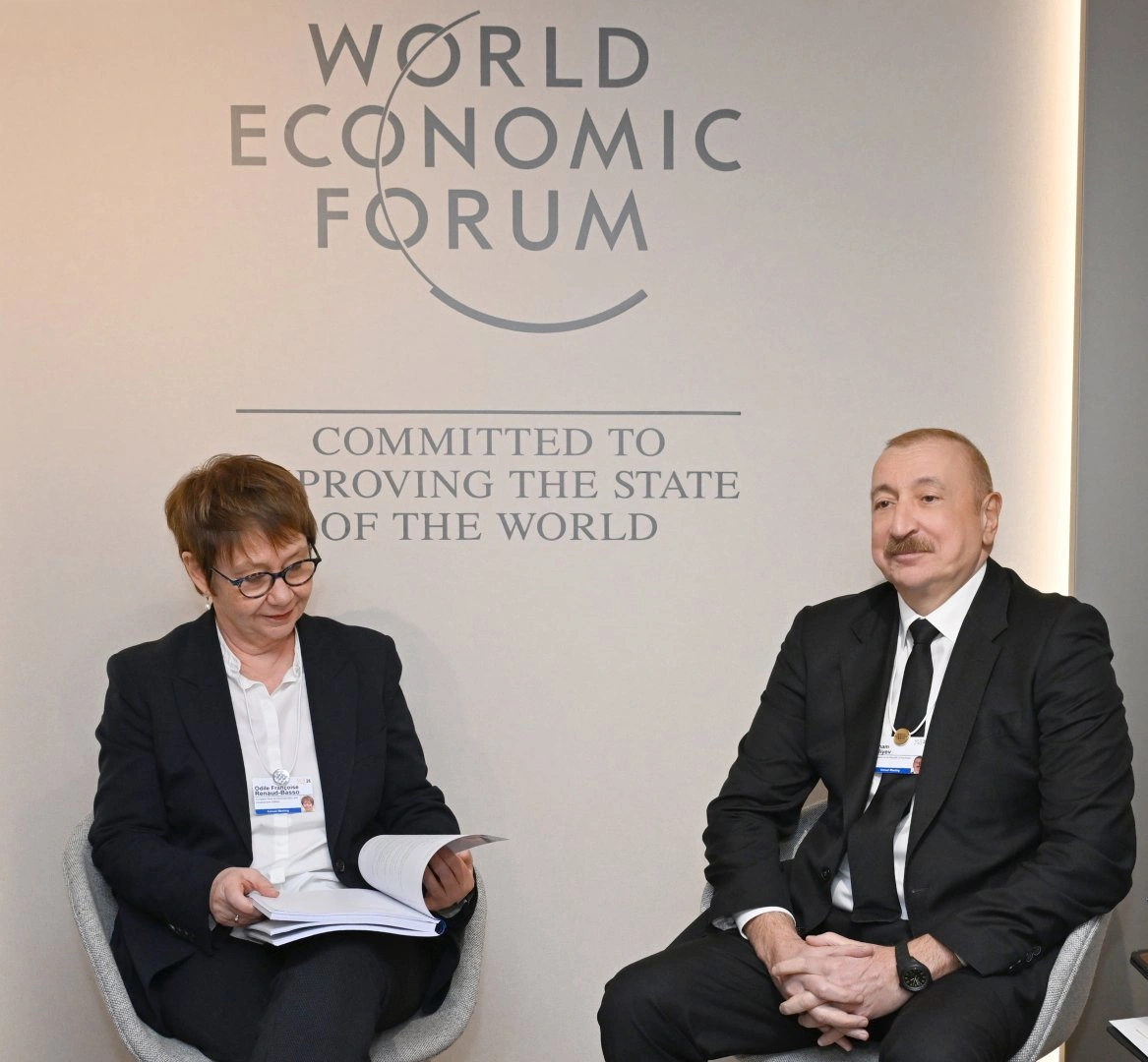 President Ilham Aliyev meets with President of European Bank for Reconstruction and Development in Davos (PHOTO)