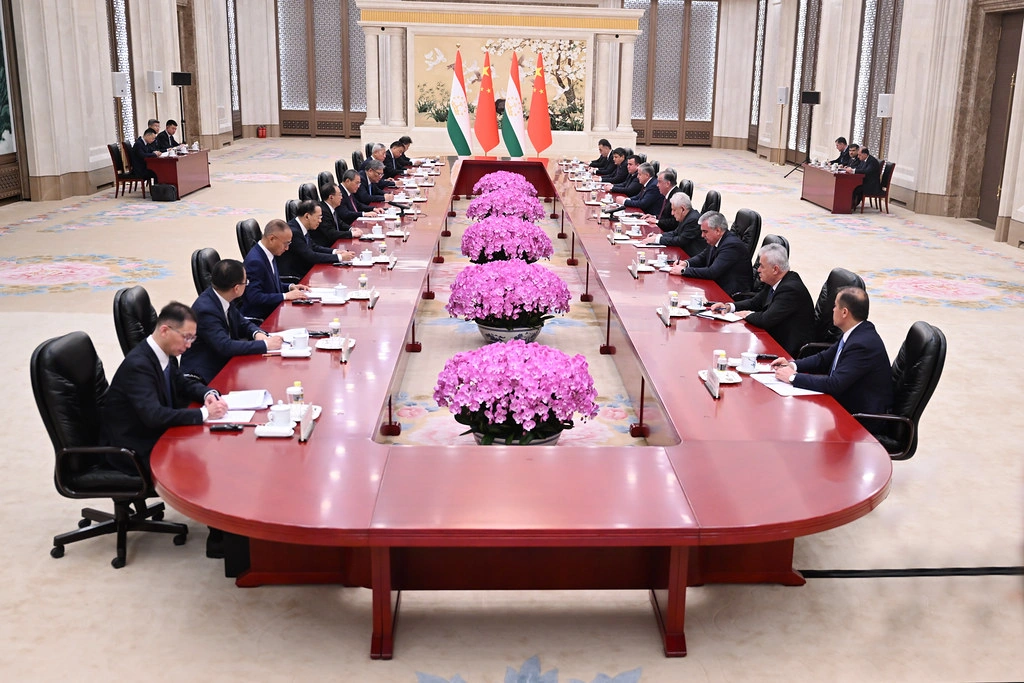 Tajikistan seeks Chinese investment in AI, digitalization, and green economy