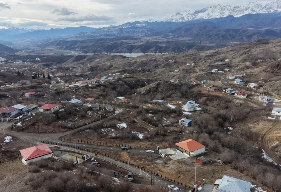 President Ilham Aliyev inspects reconstruction progress in Heyvali village, Aghdara district (PHOTO)