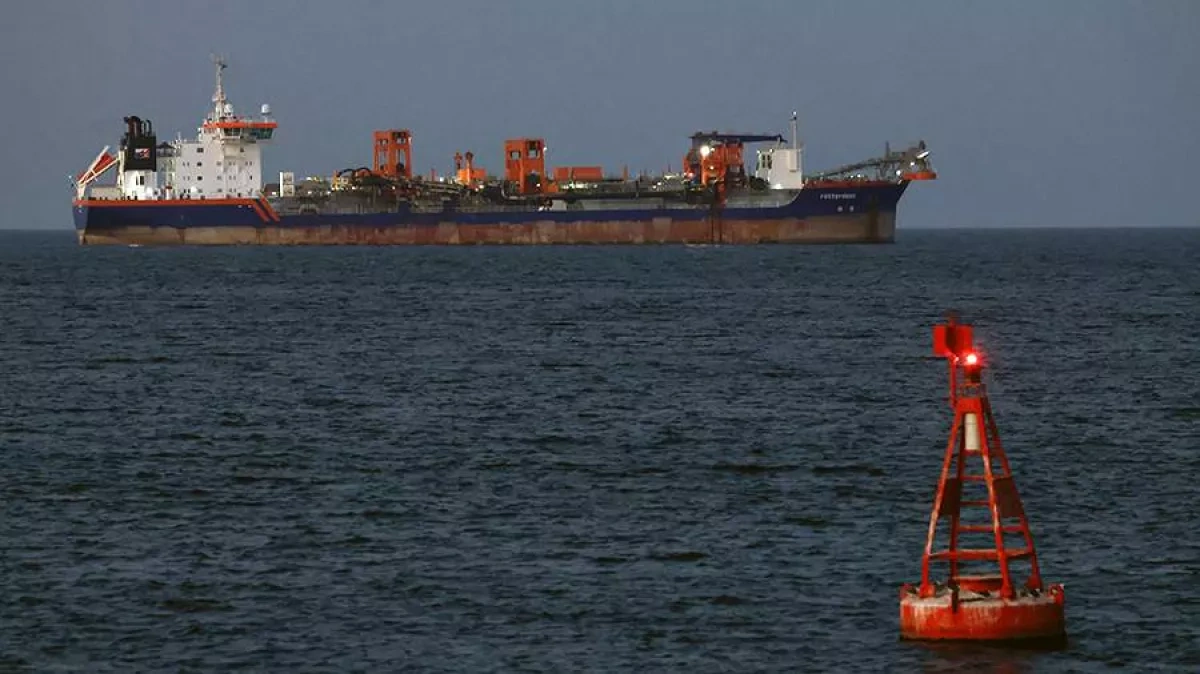 Some ten oil tankers pass through Strait of Hormuz amid tensions