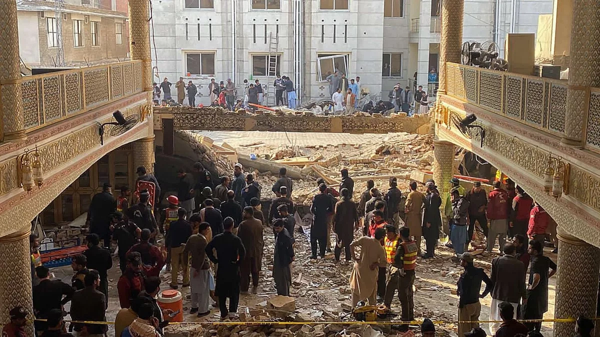 Pakistan mosque bombing kills 7, wounds more than 30 in Kohat