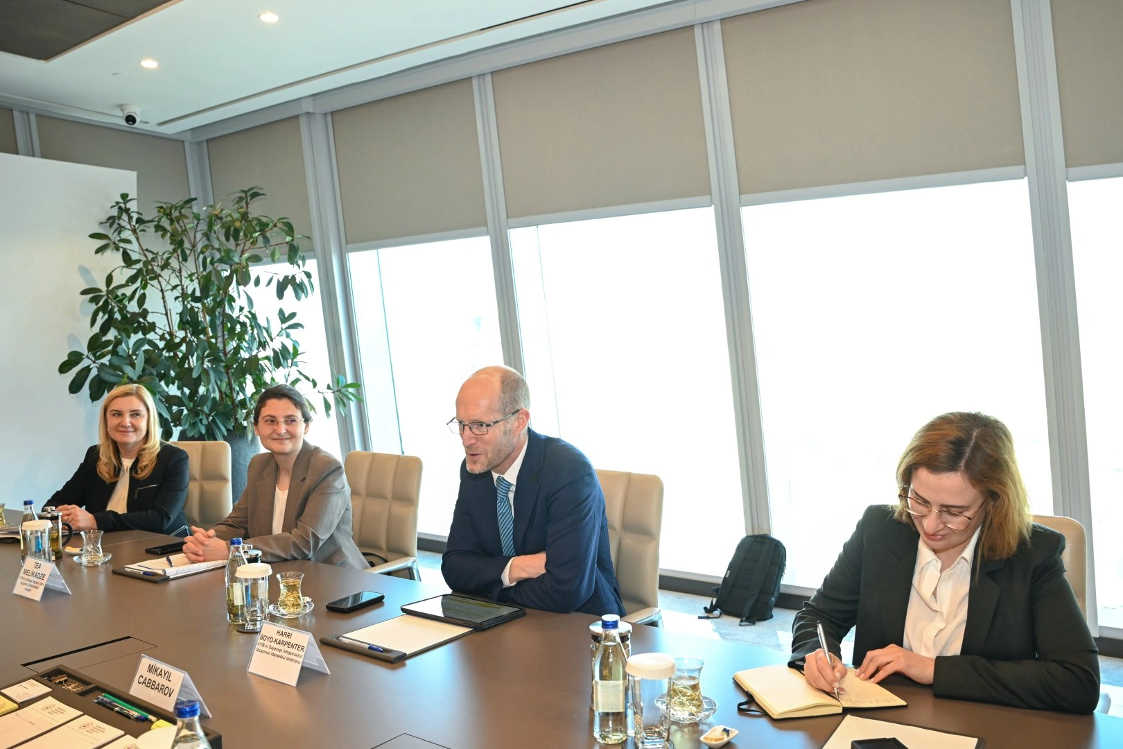 Azerbaijan and EBRD discuss prospects for cooperation (PHOTO)