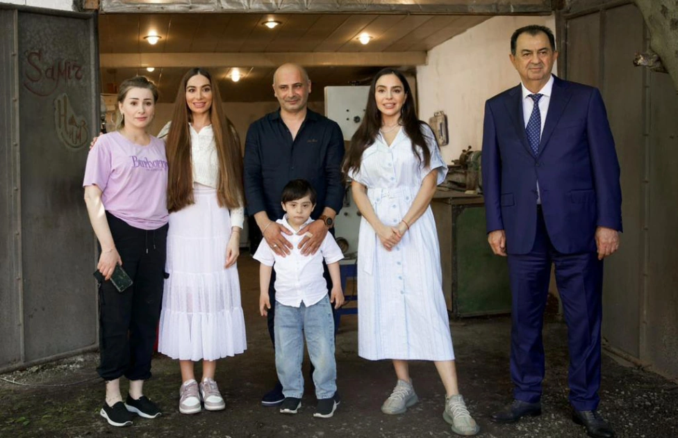 Leyla Aliyeva and Arzu Aliyeva explore creative work of local craftsman during Lankaran visit (PHOTO)