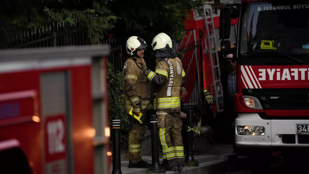 Fire breaks out at Istanbul hotel, guests evacuated