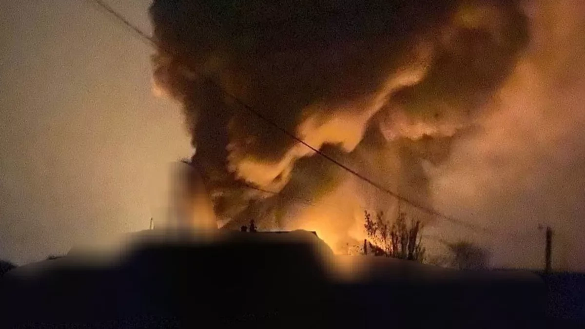Russian strike on Ukraine's Khmelnytskyi region leaves one dead