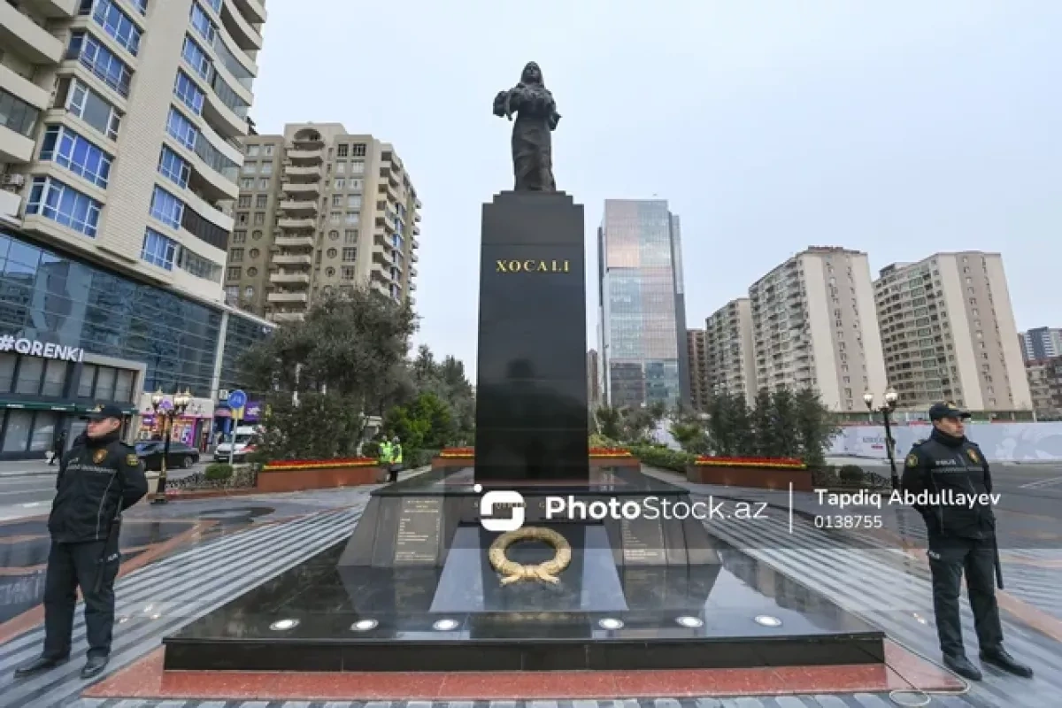 Flowers and prayers in Baku as nation remembers Khojaly victims photo