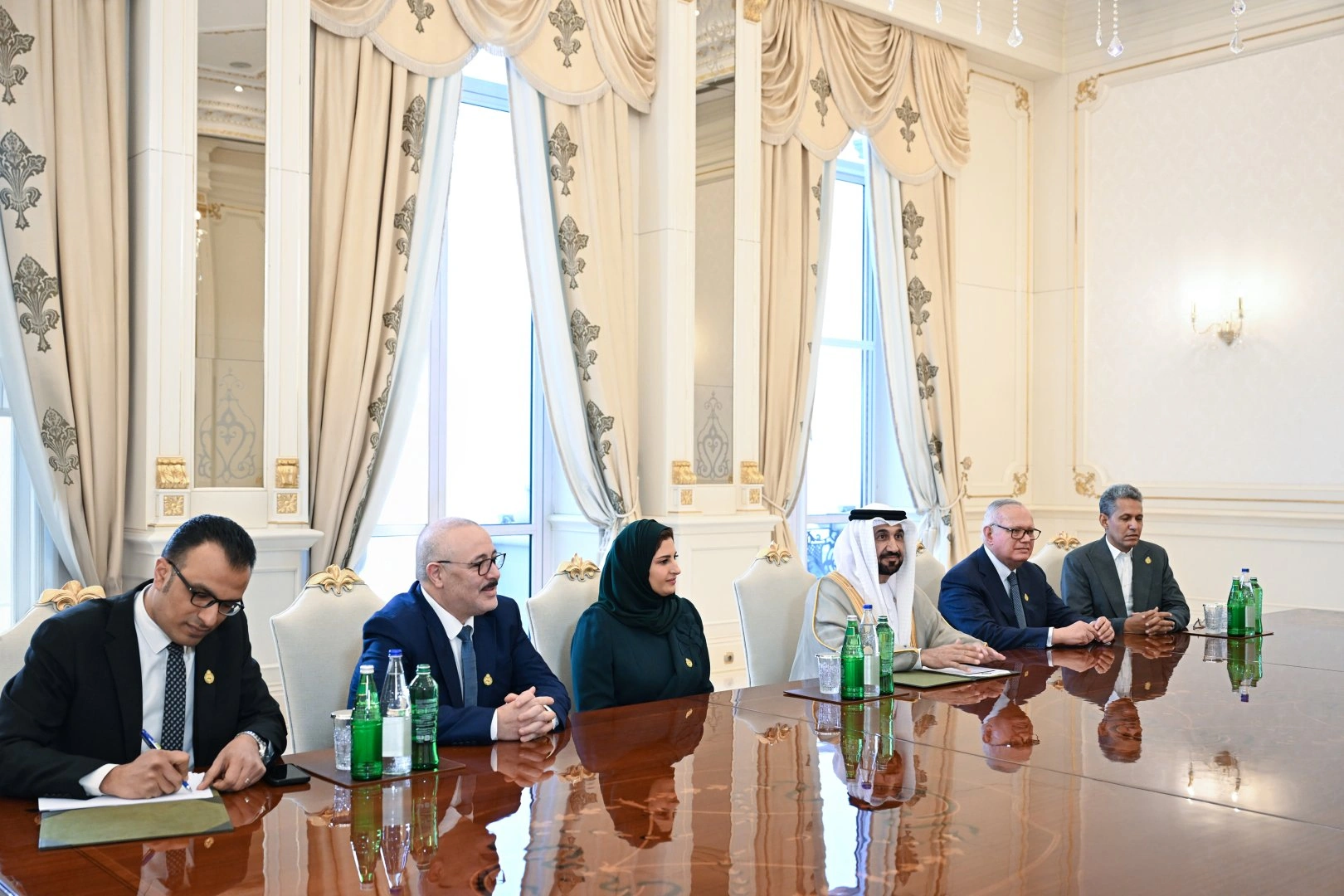 President Ilham Aliyev receives delegation headed by President of Arab Parliament (PHOTO)