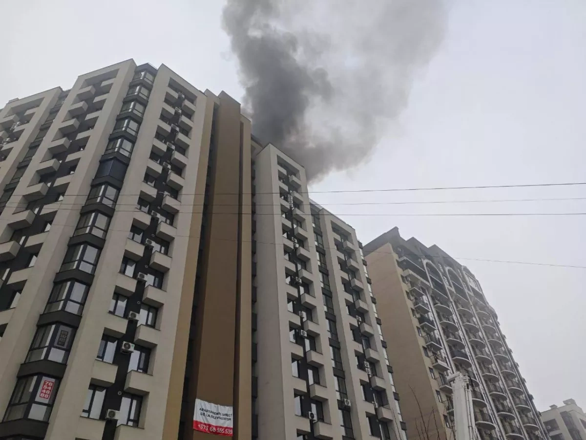 Fire erupts in high-rise residential building in Chisinau
 PHOTO/VIDEO