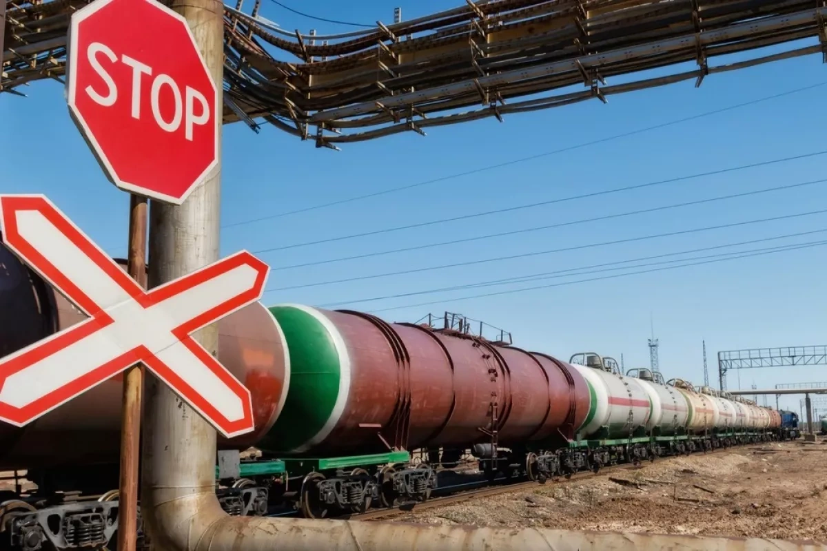 UK to reinstate ban on imports of fuel made from Russian oil