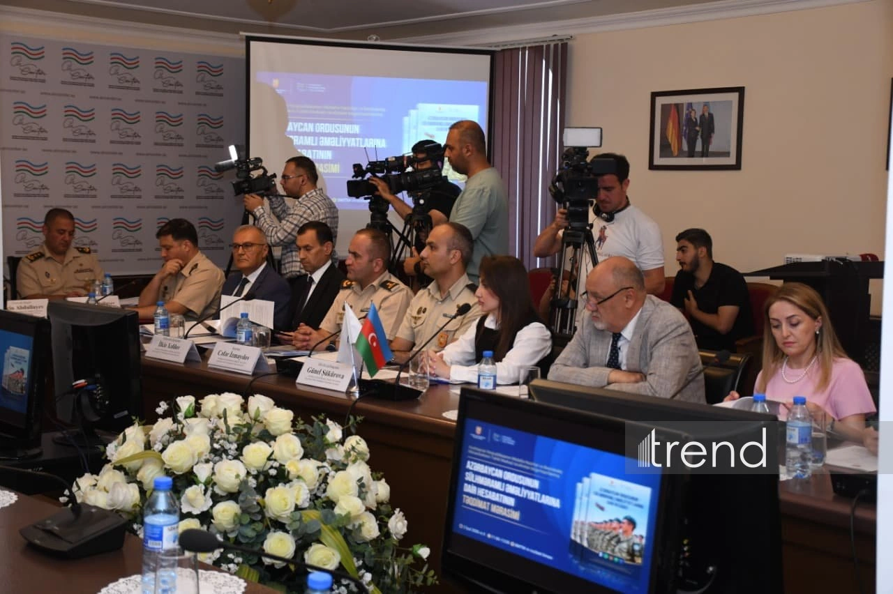 Azerbaijan presents report on its army's peacekeeping operations (PHOTO)