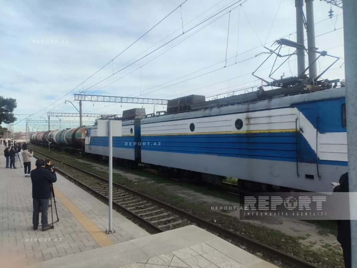 Azerbaijan sends 979 tons of fuel to Armenia PHOTO