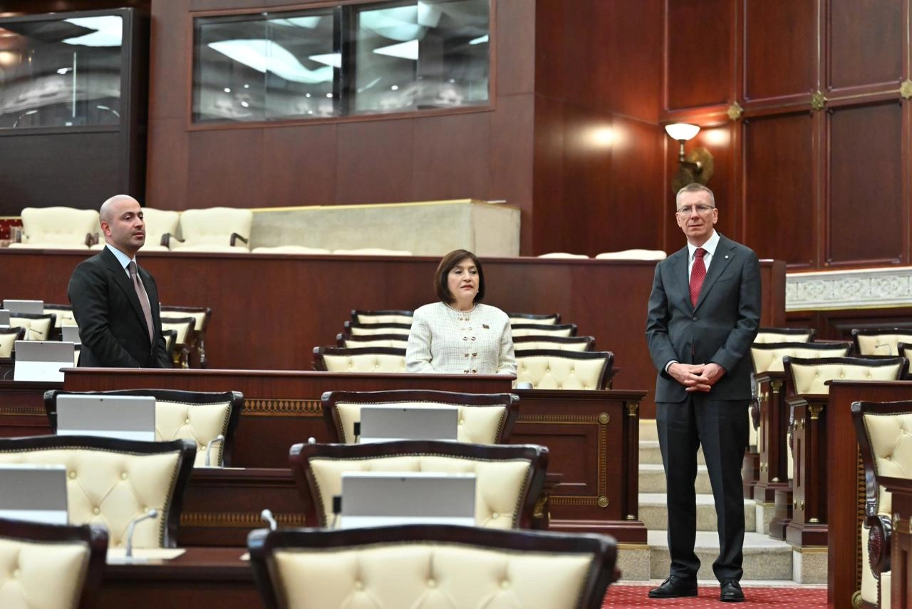 Azerbaijani Parliament Speaker meets with Latvian President (PHOTO)