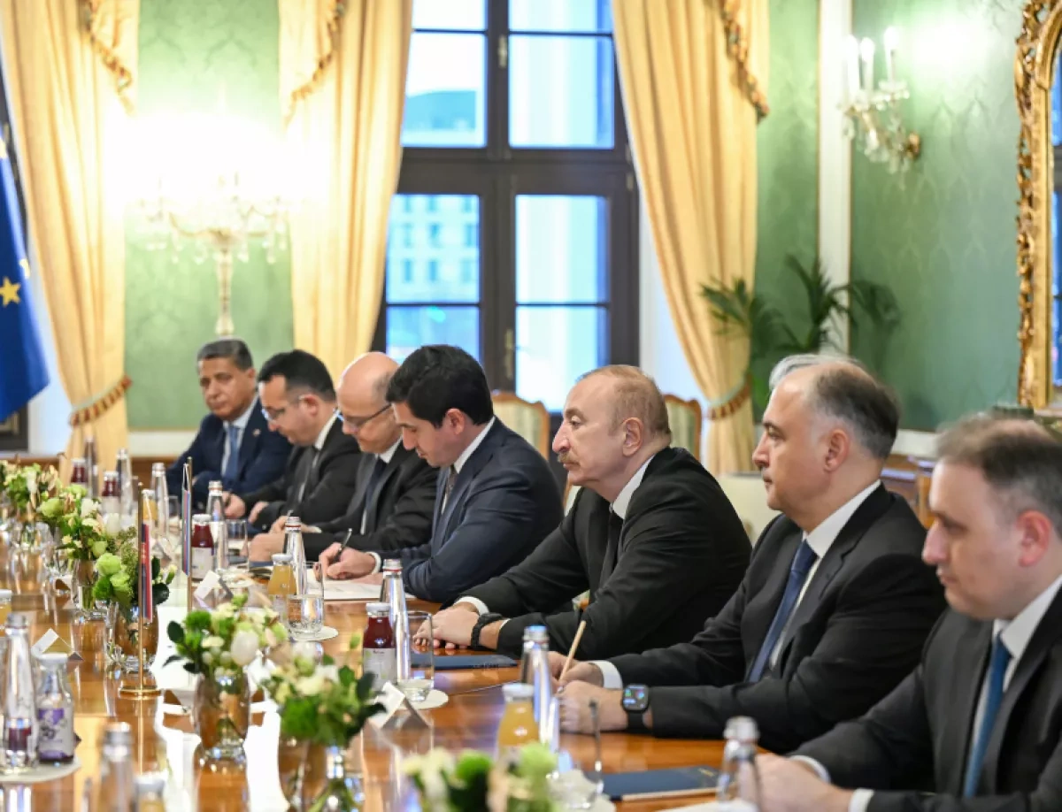Azerbaijani, Slovak presidents hold expanded meeting in Bratislava PHOTO