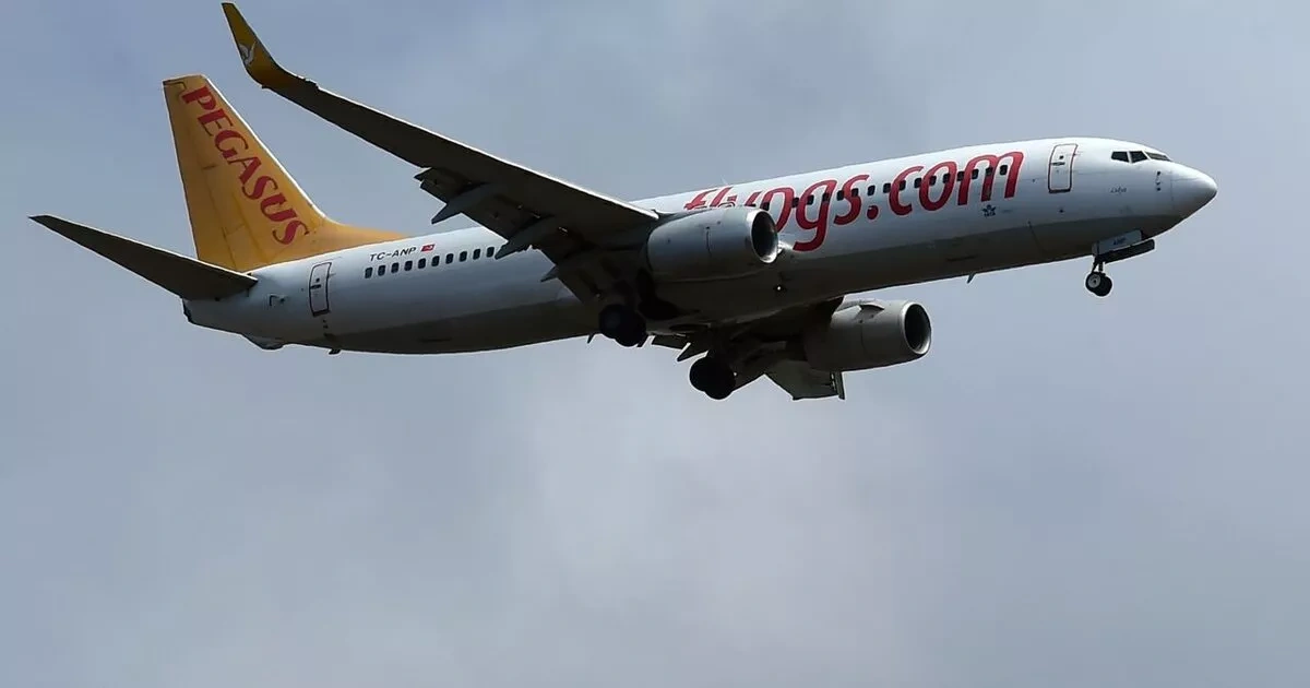 Moscow-Antalya flight lands in emergency in Mersin