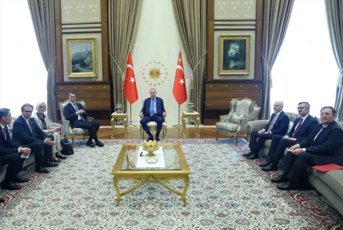 Erdogan meets potential Merz successor during Ankara visit