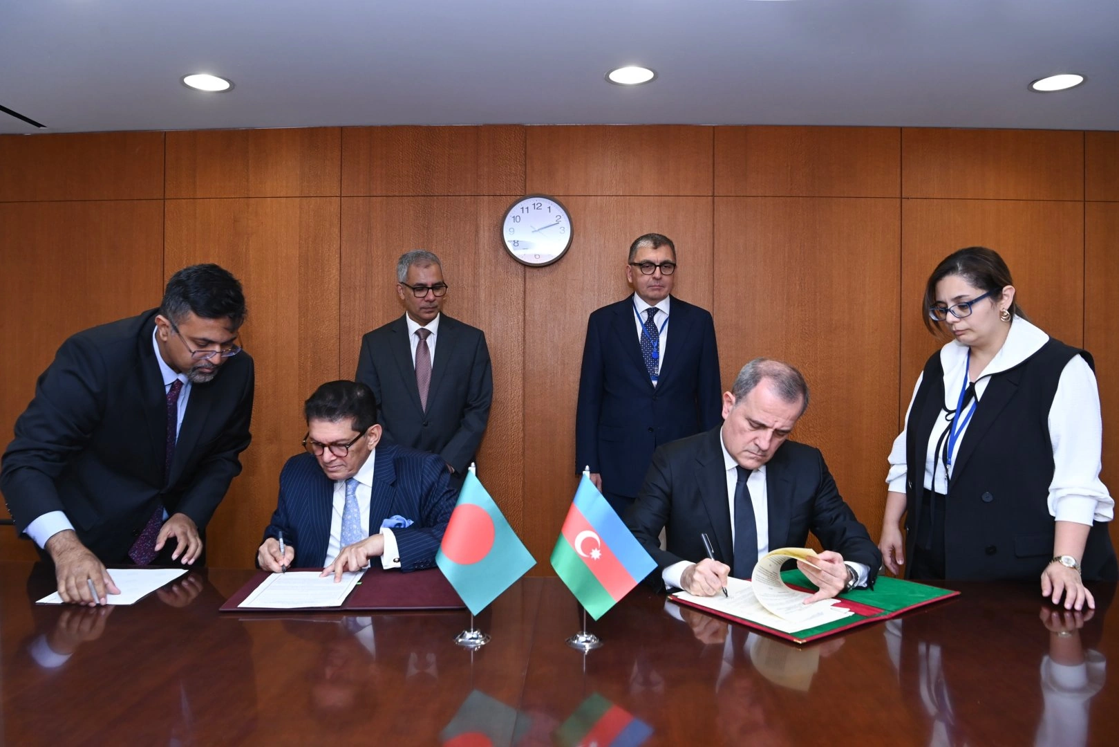Azerbaijan, Bangladesh sign agreement on visa exemption for official passport holders (PHOTO)