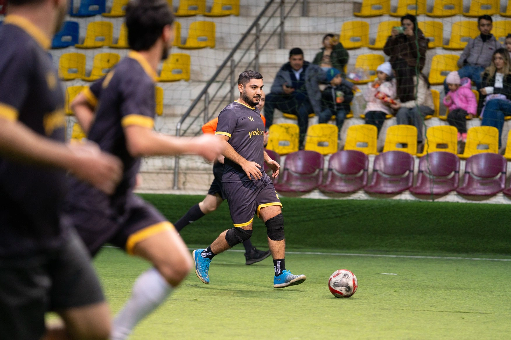 Yelo Bank holds football championship among employees (PHOTO)