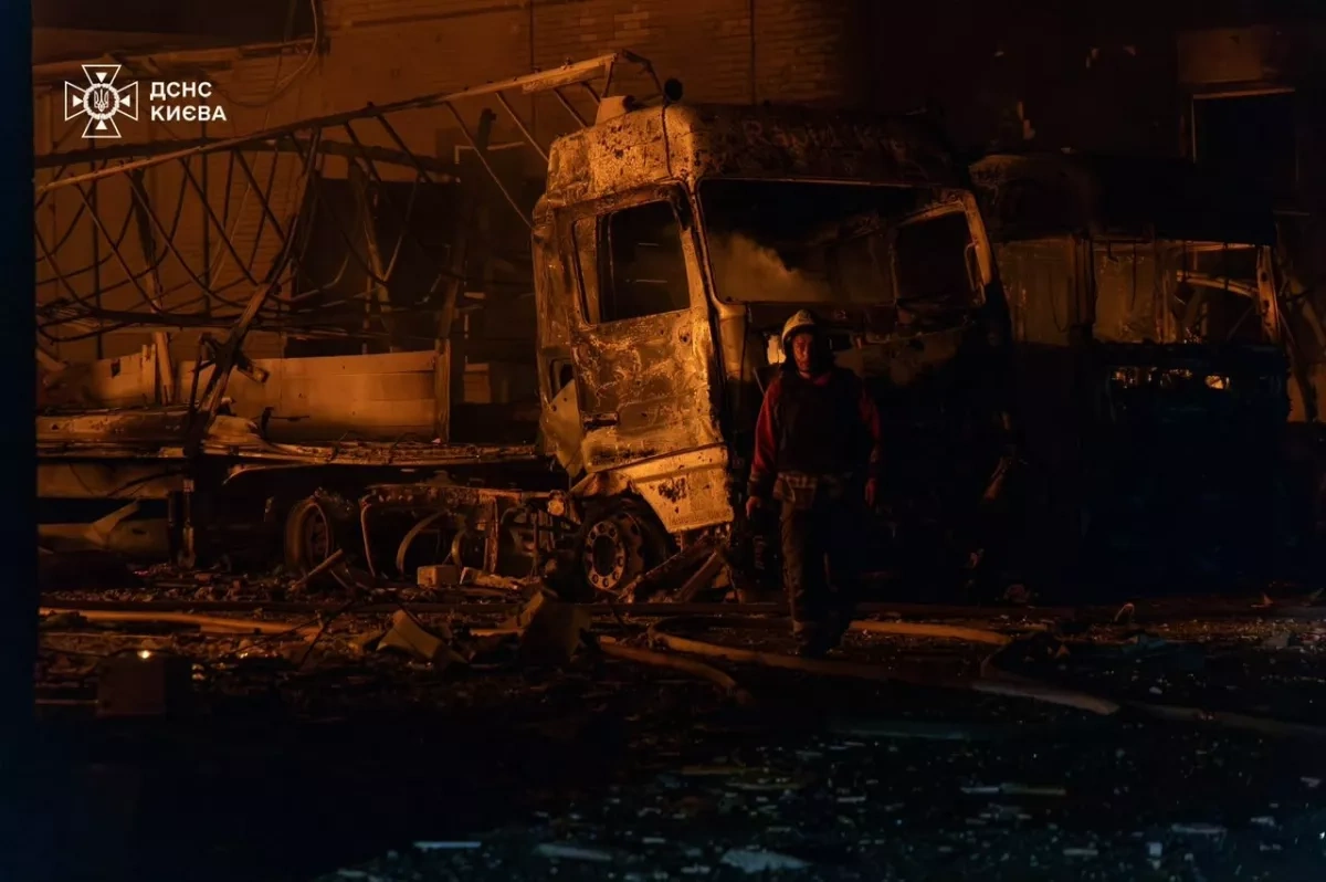 Deadly Russian attack hits Kyiv, leaving two dead, five wounded PHOTO