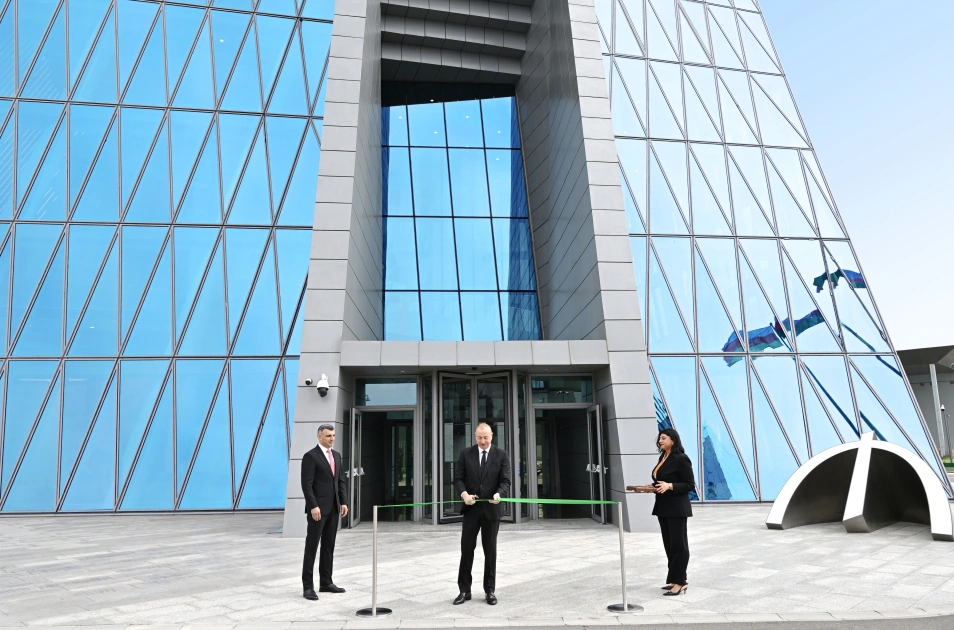 President Ilham Aliyev attends opening of new building of Central Bank (PHOTO)