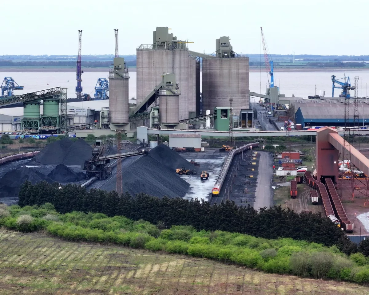 EU’s new "green tariff" takes effect, targets high-carbon imports