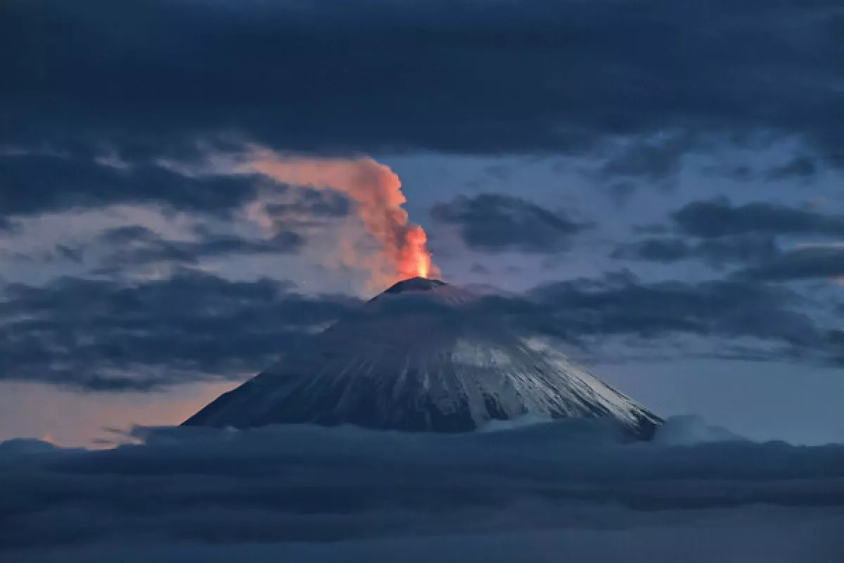 Eruption begins at Eurasia’s highest active volcano in Kamchatka