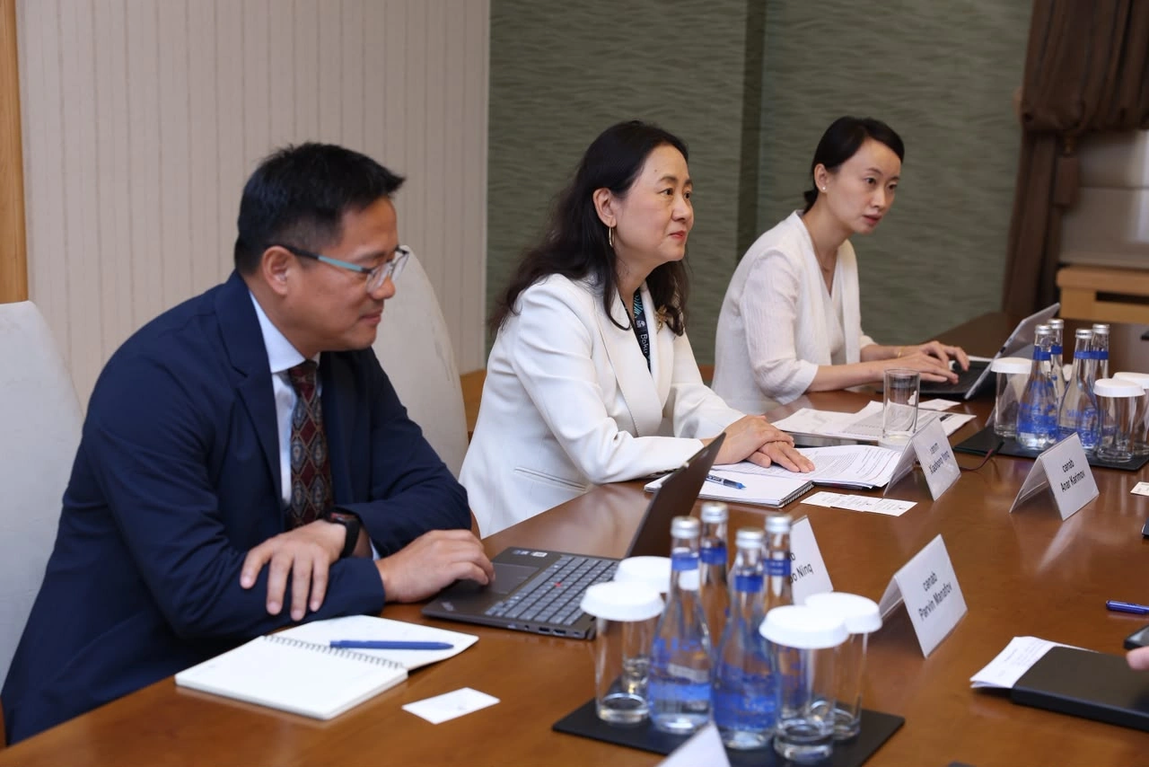 AIIB eyes expanded co-op opportunities with Azerbaijan's Finance Ministry (PHOTO)