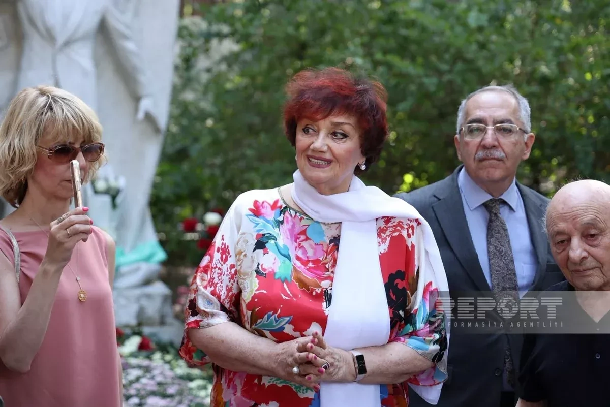 Baku honors iconic singer Muslim Magomayev on 84th birth anniversary PHOTO