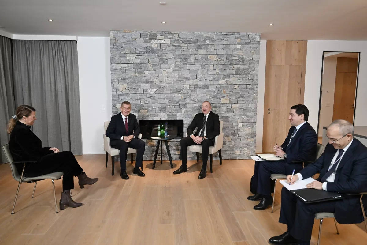 President Aliyev invites Czech PM to visit Azerbaijan PHOTO