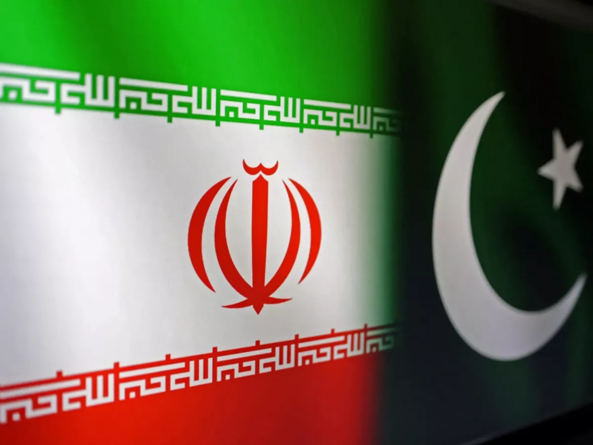 Iran, Pakistan step up economic ties with new trade agreement