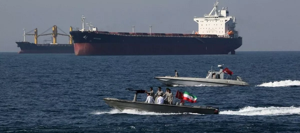 FT: Trump may force foreign ships to buy US insurance for escort through Hormuz