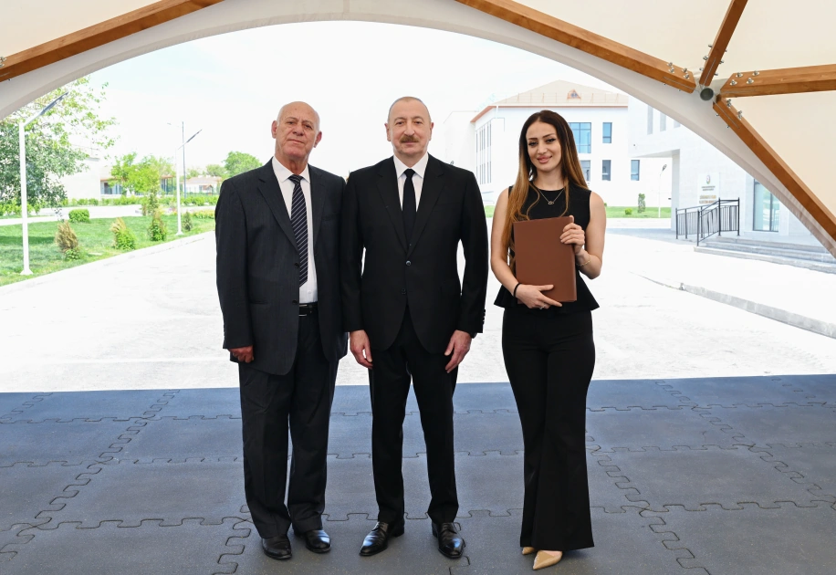 President Ilham Aliyev, First Lady Mehriban Aliyeva meet with residents of Shukurbeyli village of Jabrayil district (PHOTO)