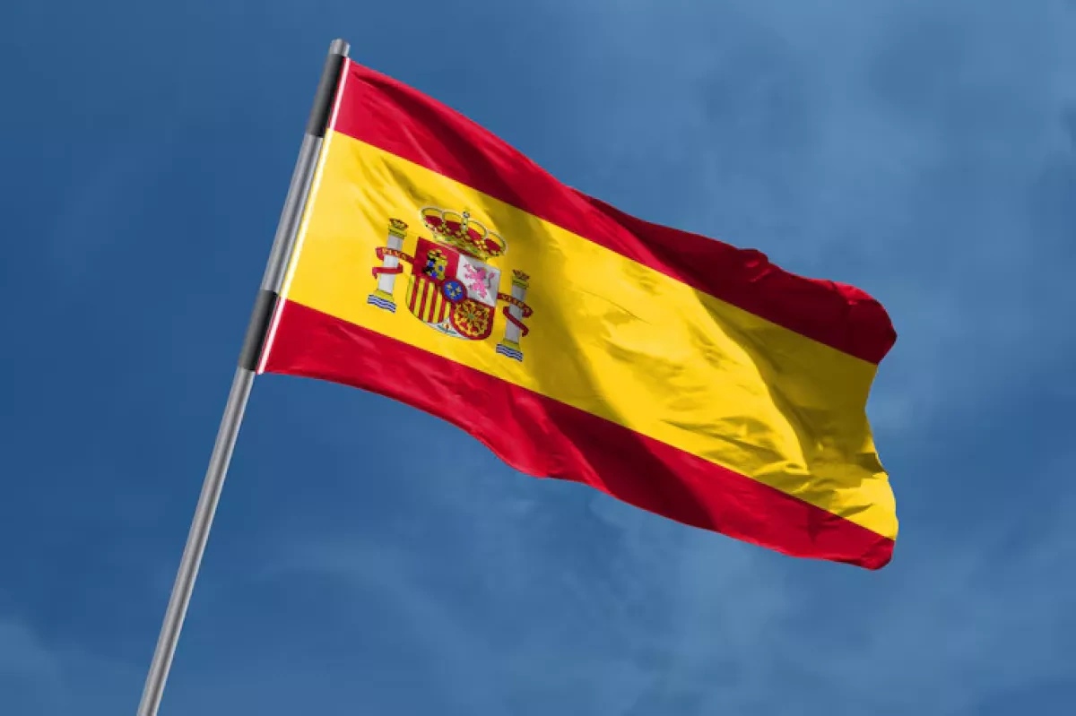 Spain approves draft immigration reform to align with EU rules
