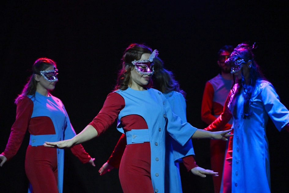 Heydar Aliyev Foundation VP Leyla Aliyeva and Alena Aliyeva attend production of Romeo and Juliet (PHOTO)