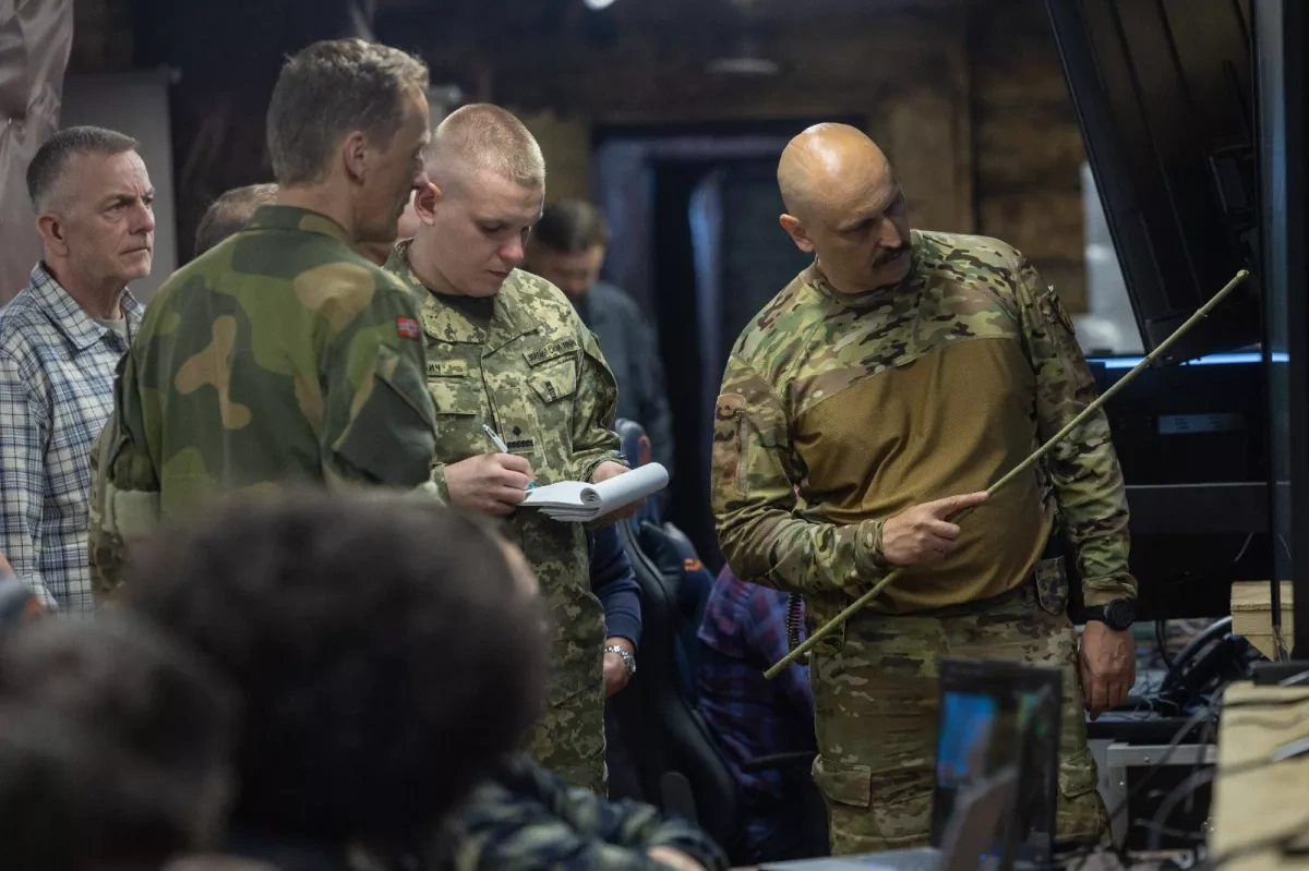 Ukraine, Norway strengthen defence cooperation during frontline meeting PHOTO