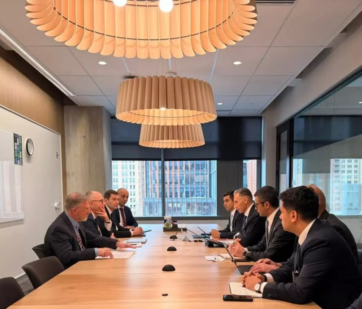 Baku eyes AI, cloud solutions with US tech leaders photo