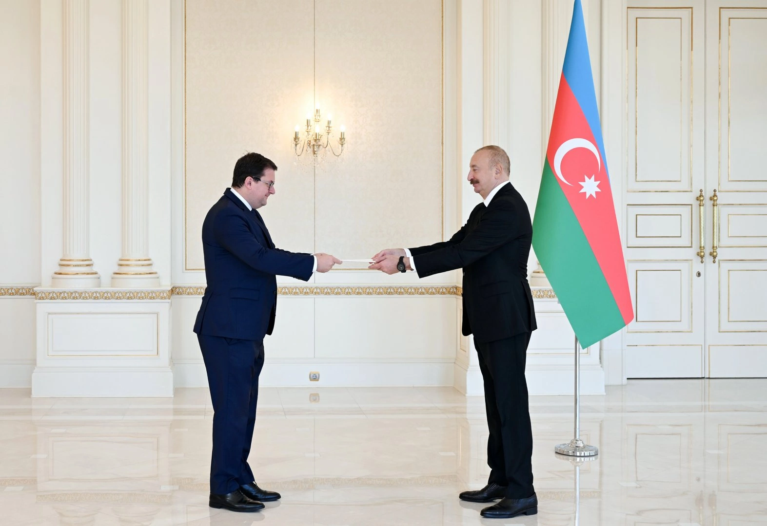 President Ilham Aliyev receives Austria's newly appointed ambassador to Azerbaijan (PHOTO/VIDEO)