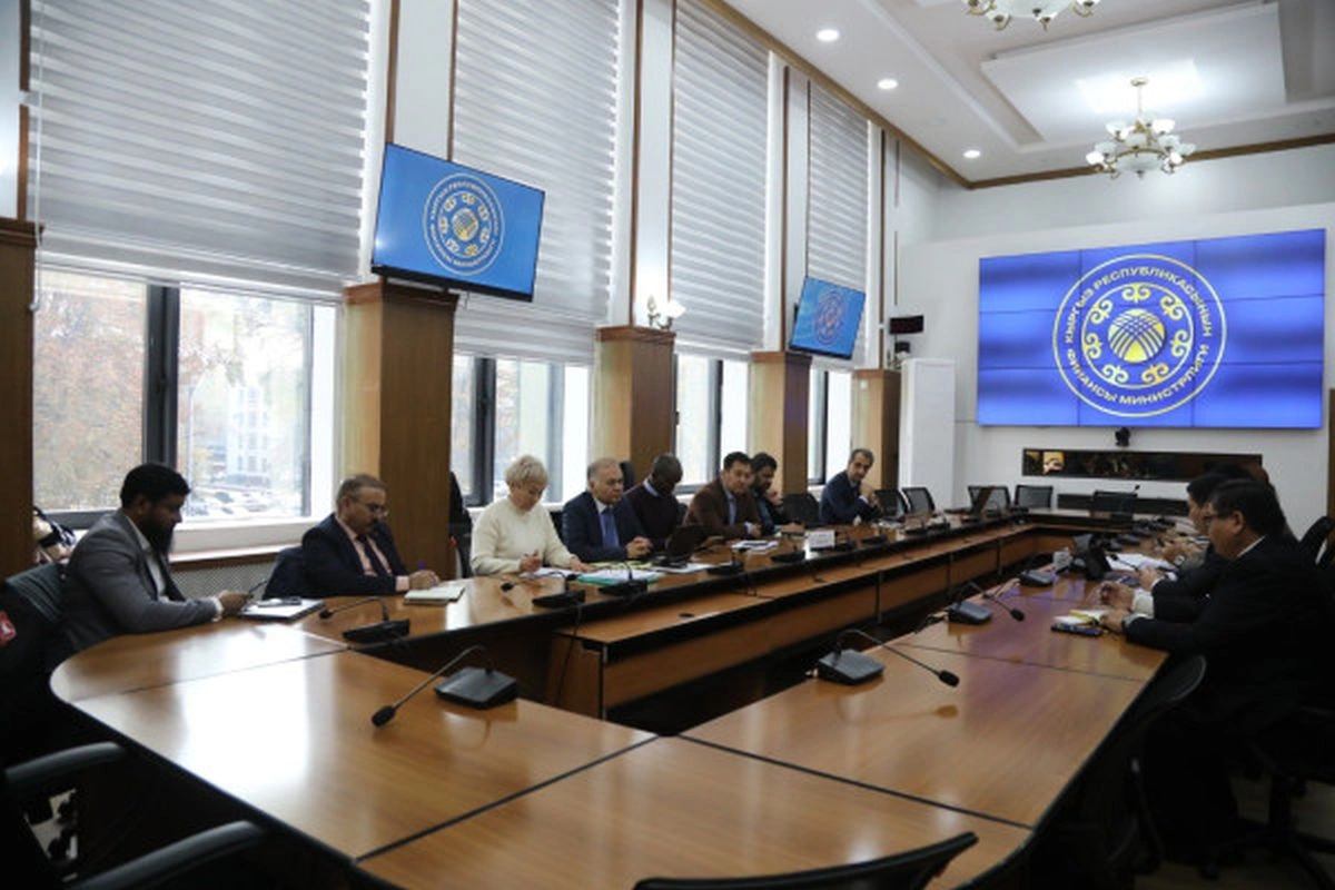 Kyrgyzstan, IsDB discuss healthcare modernization project with 850 beds