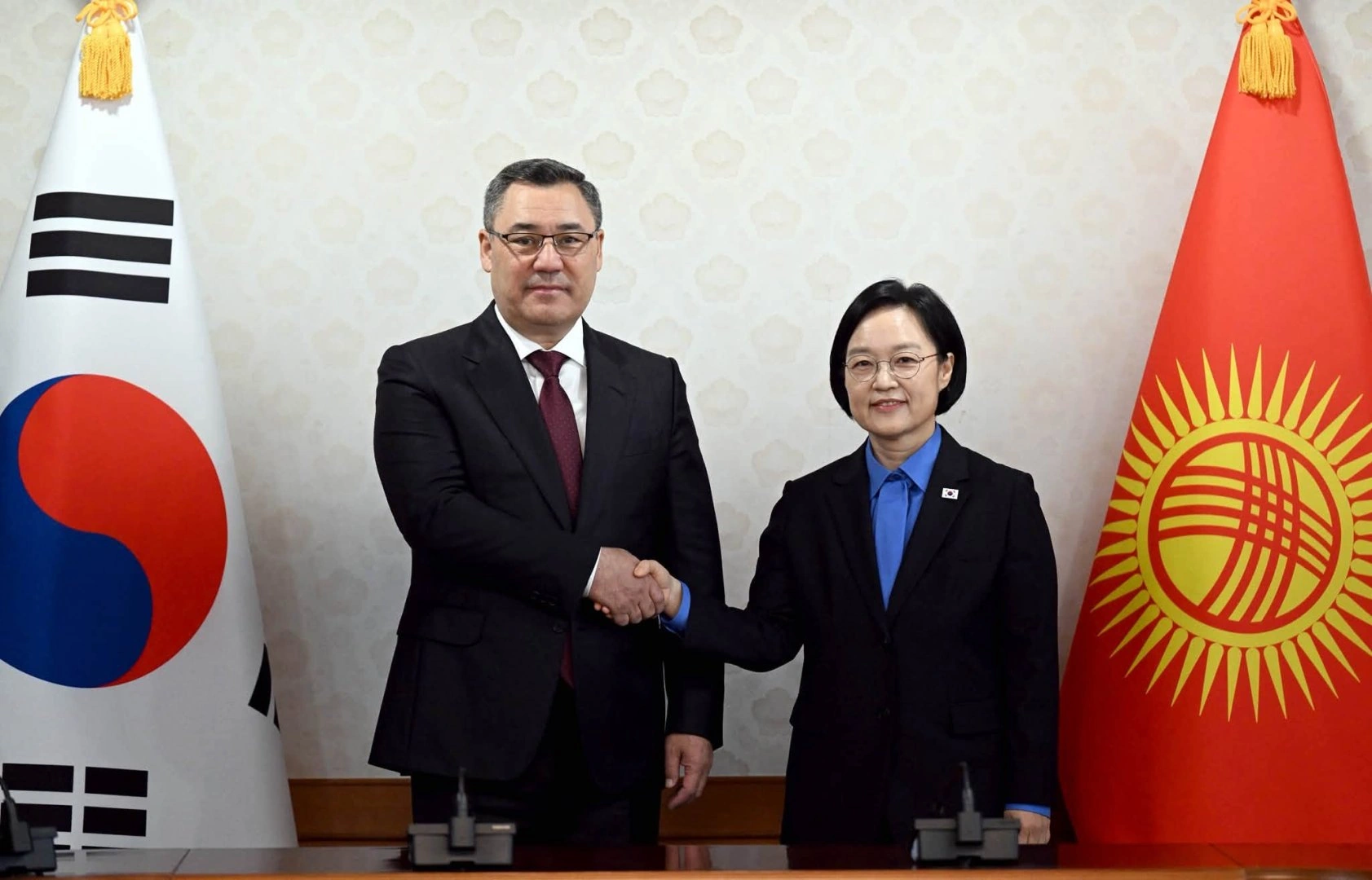 Kyrgyzstan proposes joint push for priority projects with South Korea