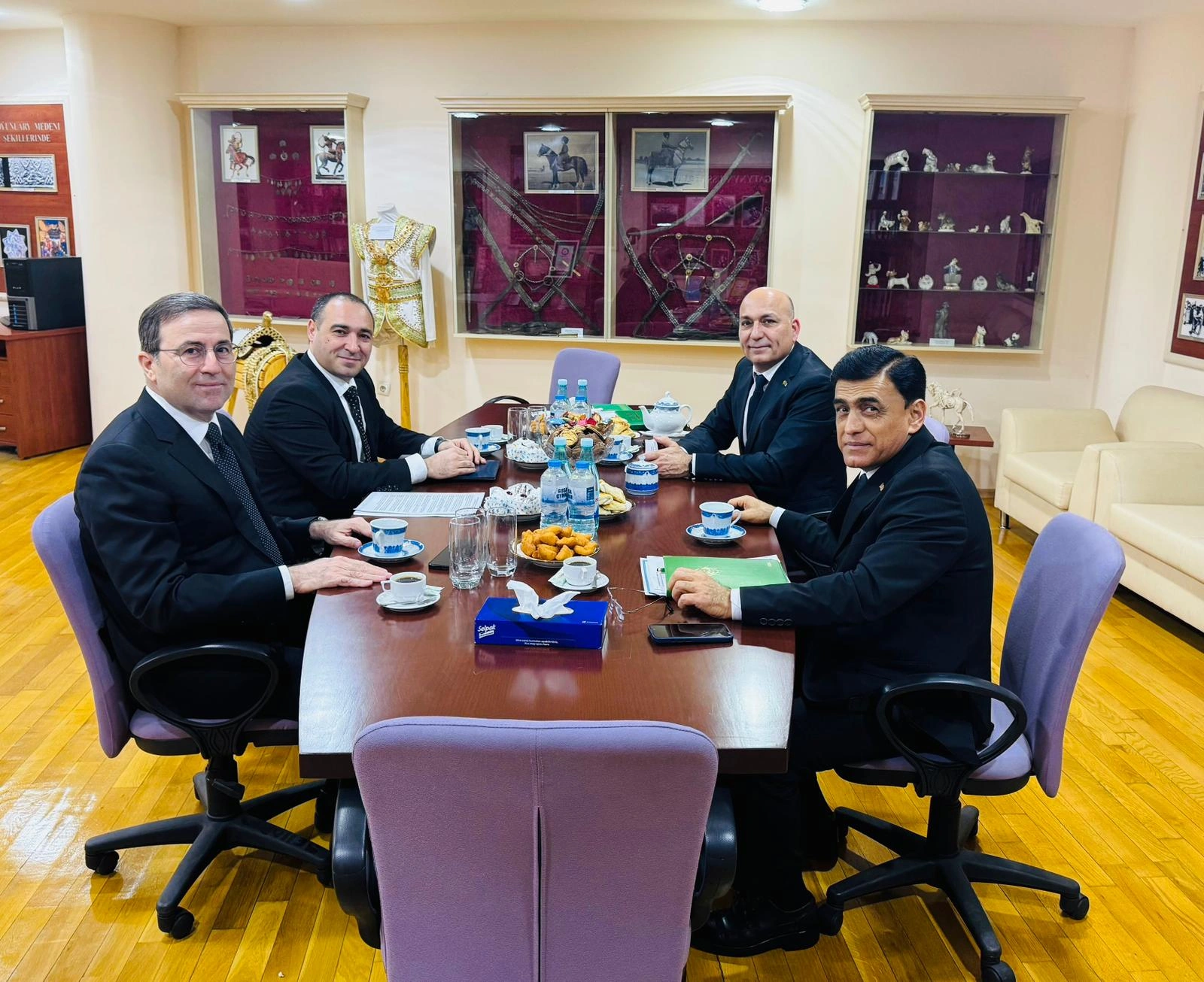Azerbaijan and Turkmenistan discuss co-op on “Karabakh” and “Akhal-Teke” horses (FOTO)